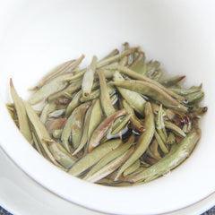 HelloYoung Cake Tea White Hair Silver Needle200g Pu'er Tea Cha Single Bud Moonlight White