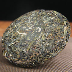 HelloYoung 100g Yunnan Yiwu District Yiwu Sun Green Pu'er Raw Tea Cake Seven Seed Cake Tea