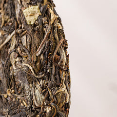 HelloYoung Yunnan Pu'er Tea Pu'er Raw Tea Mannuo Pu'er Raw Tea Cake 357g/12.59oz