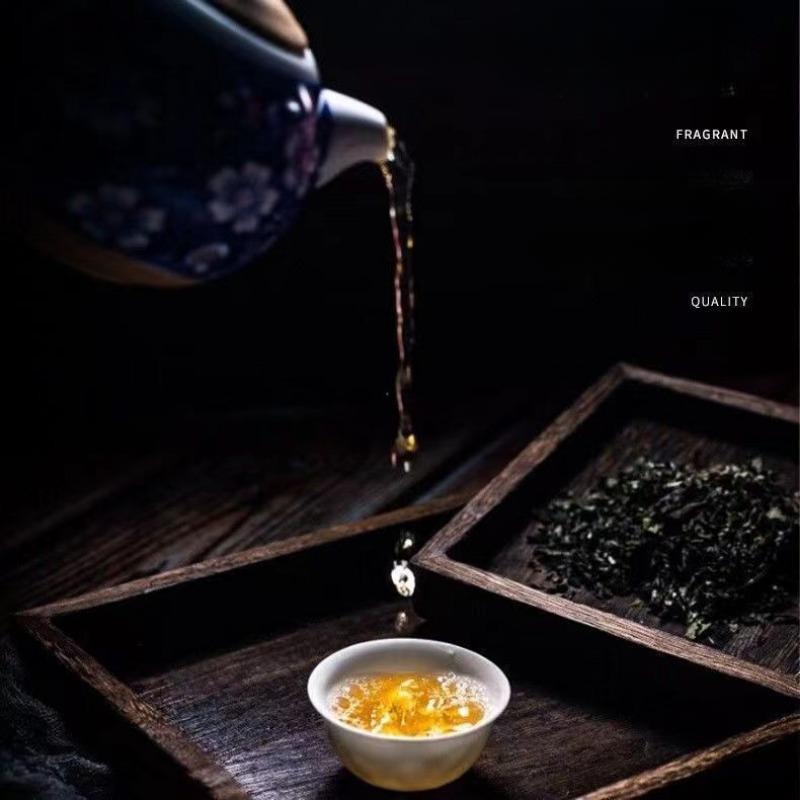357g Yunnan Yiwu Aged Ancient Tree Raw Pu'er Tea Cake