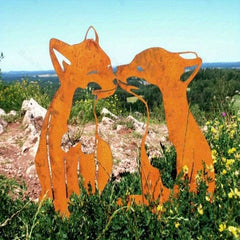 One Pack of Exquisite Animal-themed Metal Garden Decorations: Perfect for Gardens, Courtyards, and Other Outdoor Activity Areas. Features Squirrel, Fox, Raccoon, and Owl-shaped Metal Decor Pieces.Garden Stakes