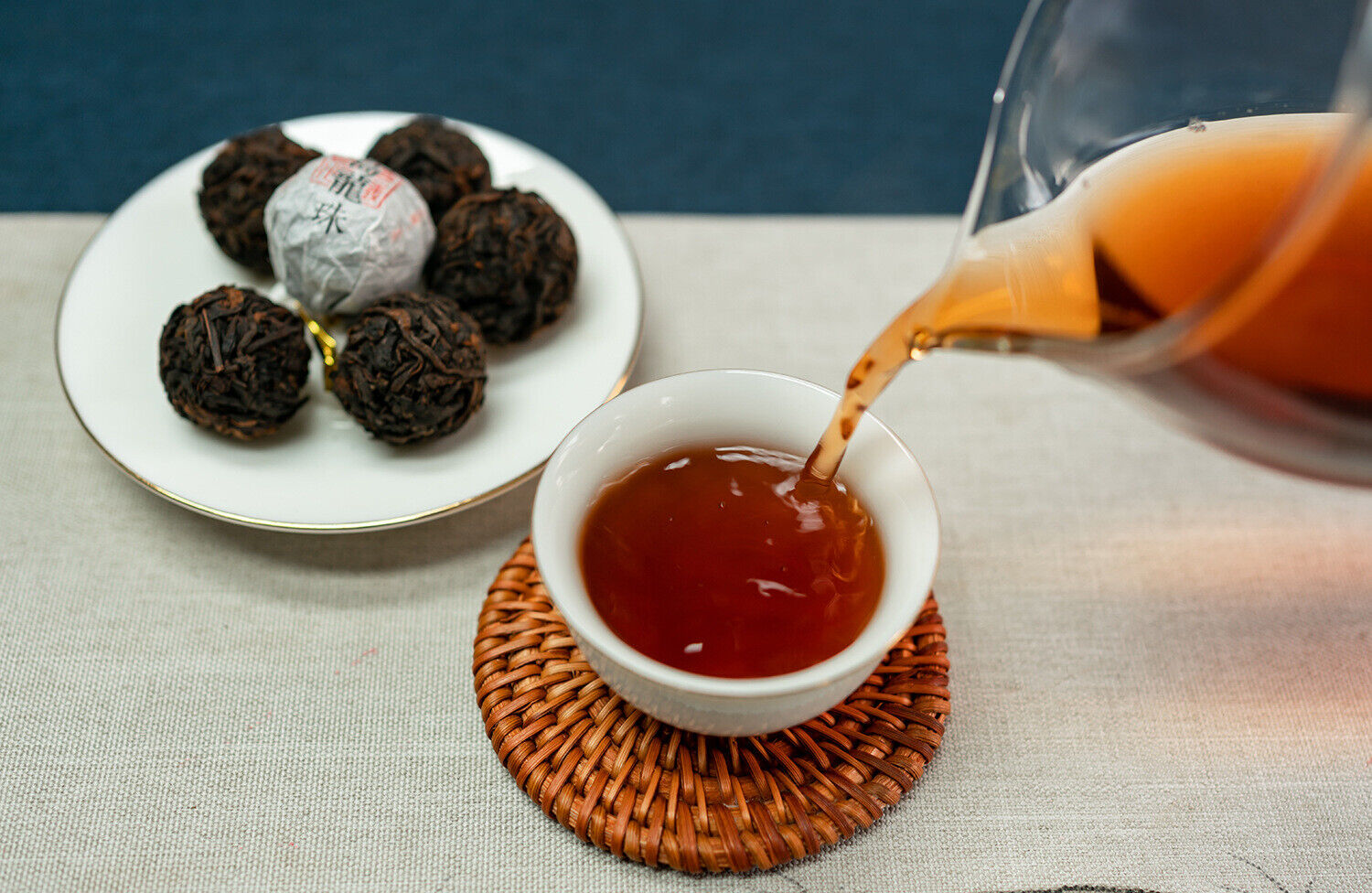 HelloYoung 8g/pastille Icelandic Dragon Pearl Pu-erh Ripe Tea Small Tuocha Dragon Pearl