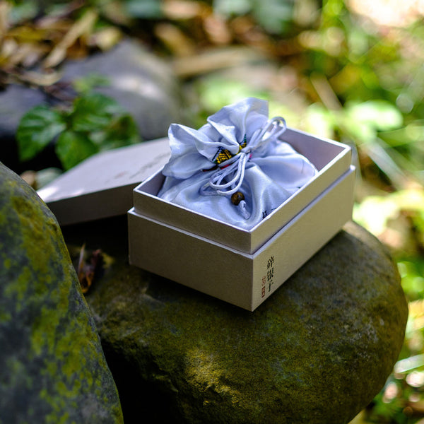 HelloYoung Tea fossilized stone broken silver gold does not change Menghai Pu'er tea