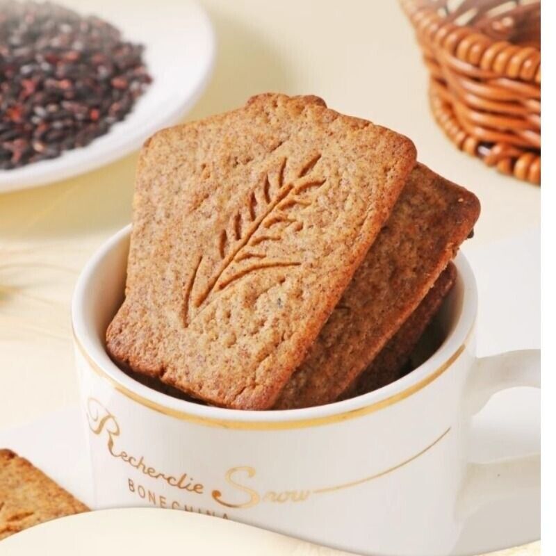 Whole Wheat Biscuit Black Grain Flavor Crisp Snack Delicious Treat