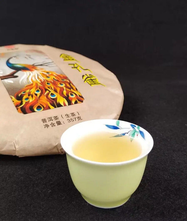 357g Yunnan Yiwu Peacock Puerh Cake Sheng Puer Tea Compressed Raw Puer Tea Cake
