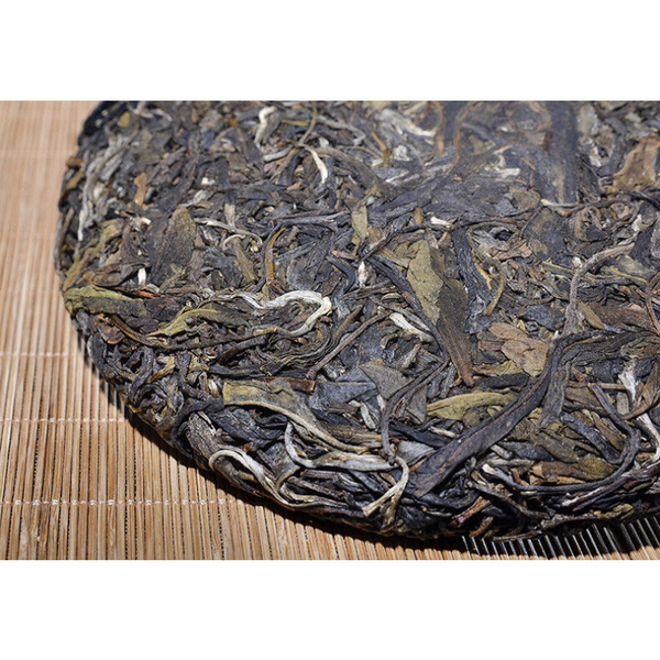 Green Tea Health Care 357g/12.59oz  Pu-erh Tea Cake Yiwu Ancient Tree Cha Tea