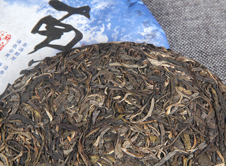 HelloYoung Pu'er Raw Tea Cake Yunnan Tea Cake 年南糯山古树纯料普洱茶生茶饼云南七子饼茶357g
