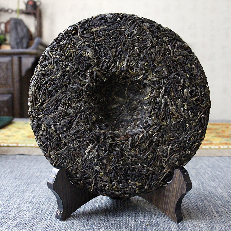 357g de thé Pu'er au début du printemps sept gâteaux islandais thé cru Pu'er