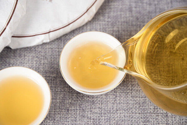 HelloYoung High Quality Yunnan Tea Yiwu 357g Raw Tea Cake 云南茶叶 易武凤凰窝 357克生茶饼