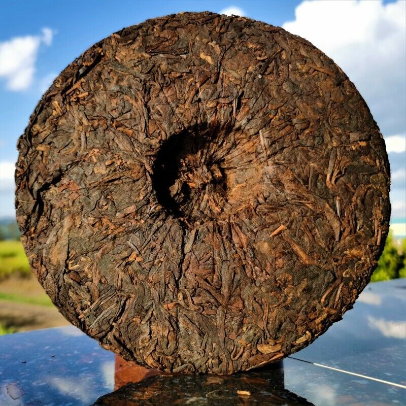 HelloYoung Original Old Tree Pu'er Tea Cake Healthy Drink Yiwu Gong Cake Pu'er Tea 357g