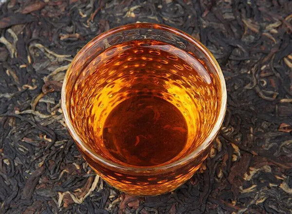 357G Chinese Famous Dian Hong Tea Old Tree Black Tea Cake