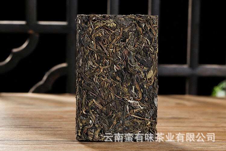 HelloYoung Yunnan Pu'er tea Lao Banzhang golden leaf raw tea 1pack of 4pieces 1bundle= 1kg
