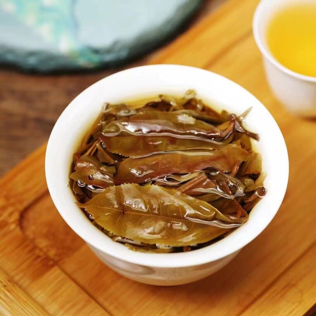 HelloYoung Yunnan Tea Nannuo Mountain Half Slope Old Cottage Pu'er Raw Cake Tea 200g
