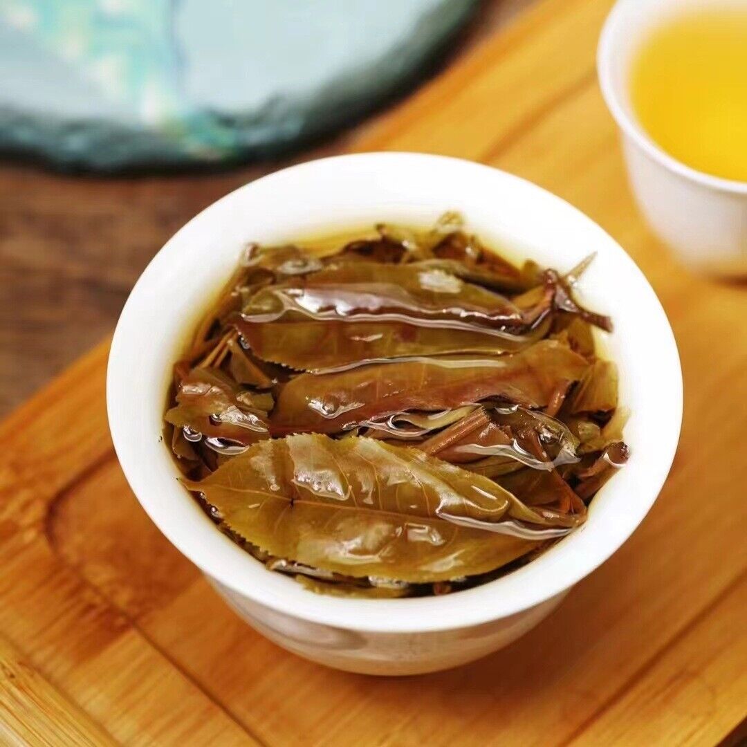 HelloYoung Yunnan Tea Nannuo Mountain Half Slope Old Cottage Pu'er Raw Cake Tea 200g