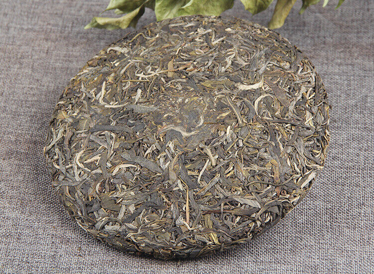 HelloYoung Pu'er Raw Tea Iceland Ancient Tree 357g Yunnan Tea Cake 普洱茶生茶 冰岛普洱古树 357g 云南饼茶