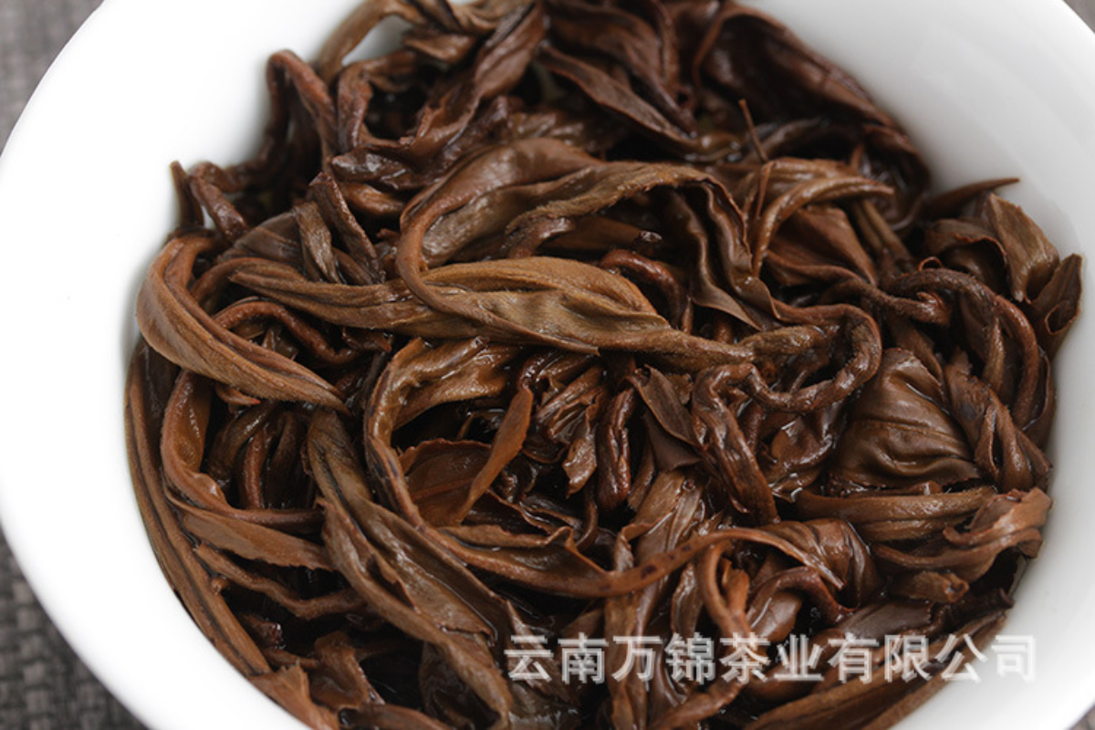 HelloYoung 500g Yunnan Fengqing early spring Yunnan black tea honey fragrance red conch