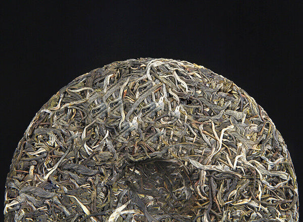 HelloYoung 357g Old Tree Puerh Raw Tea Cake Menghai Black Tea 头春茶年传世印级 古树普洱茶生茶勐海黑茶密香