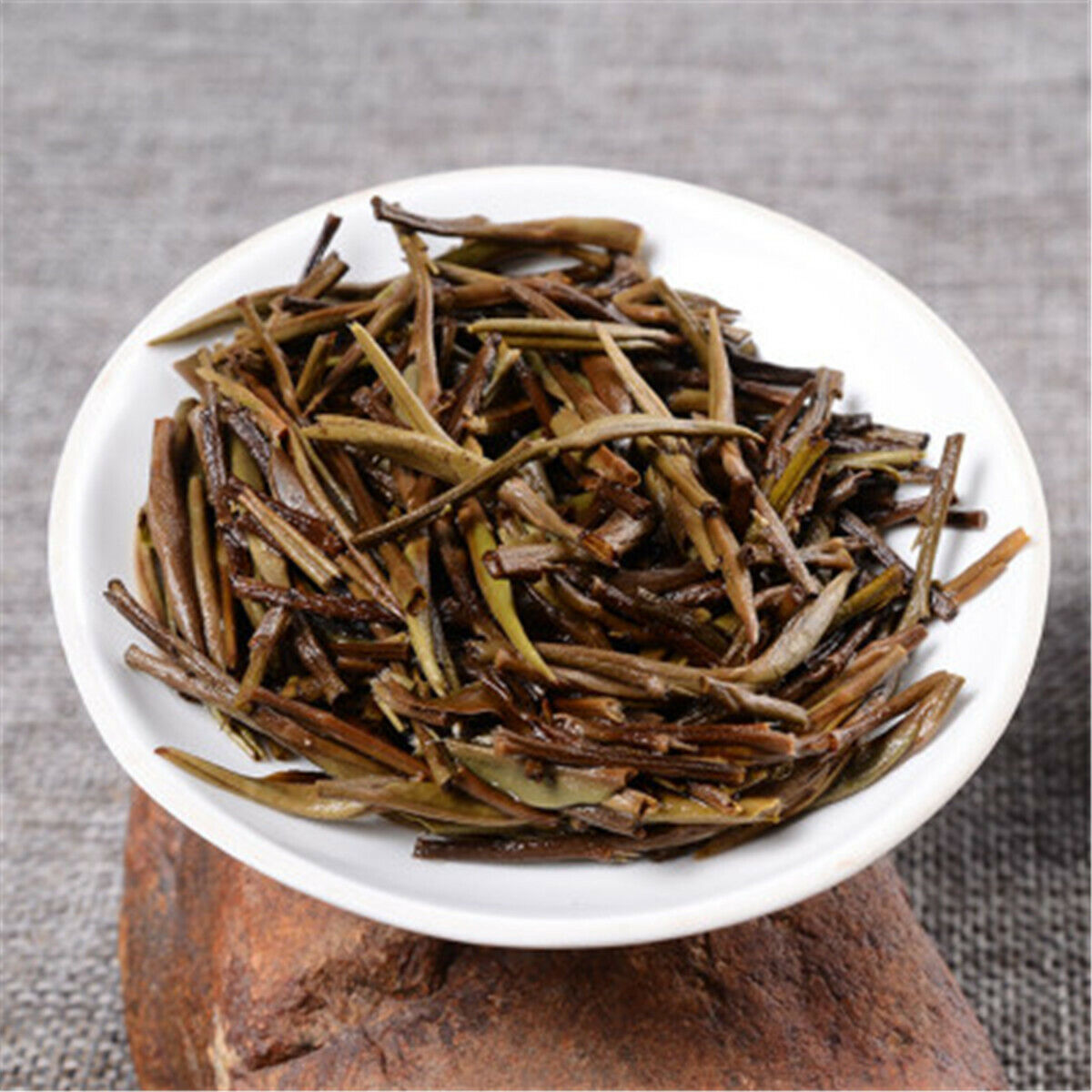 Natural Fuding Fujian Delicious Tea White Tea Silver Needle Bai Hao Yin Zhen Tea