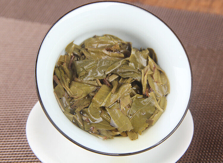 HelloYoung Icelandic raw tea cake spring tea pure sweet Mengku Pu'er seven seed cake tea
