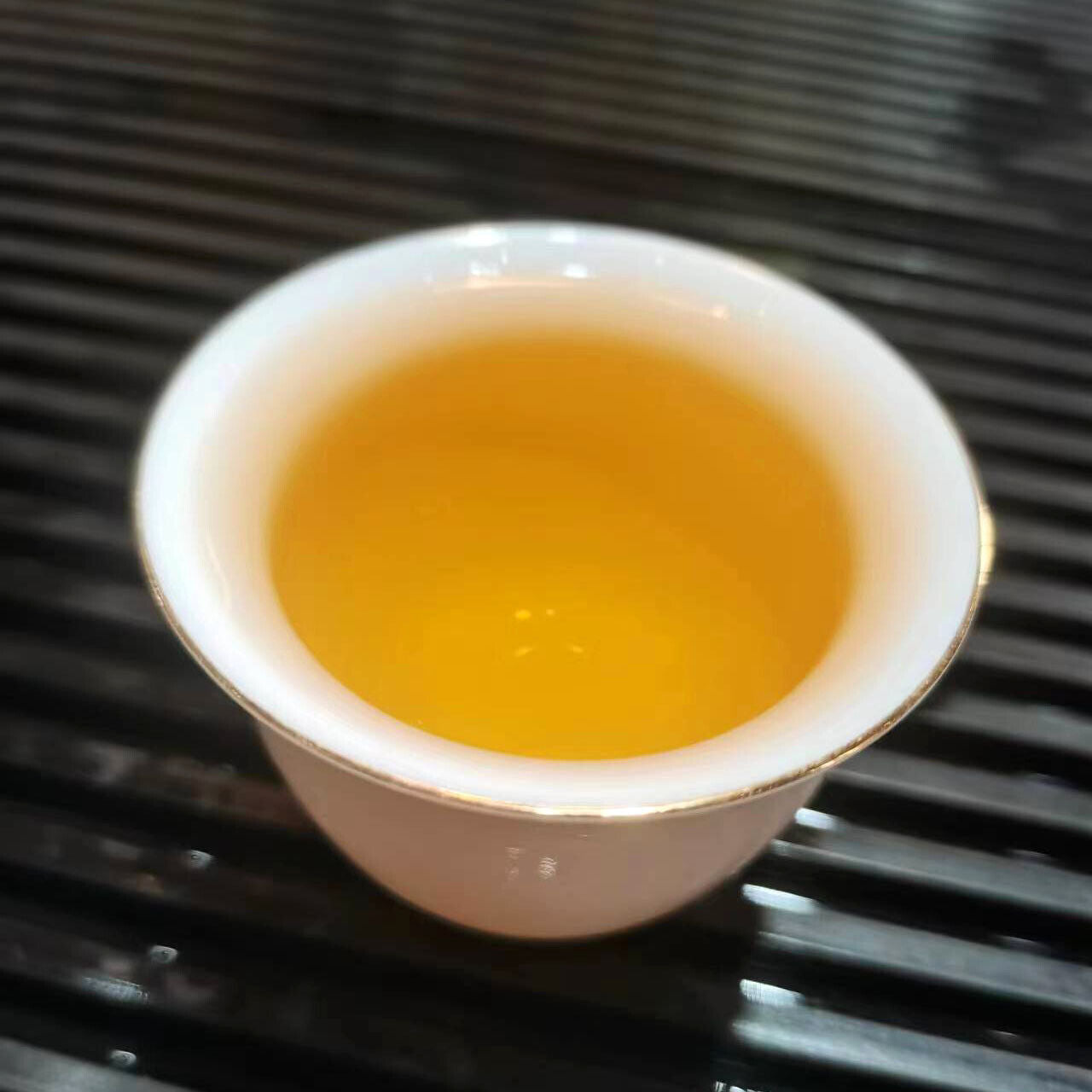 HelloYoung Premium 357g Lao Ban Zhang Ecological Tea Raw Puer Tea Cake tea