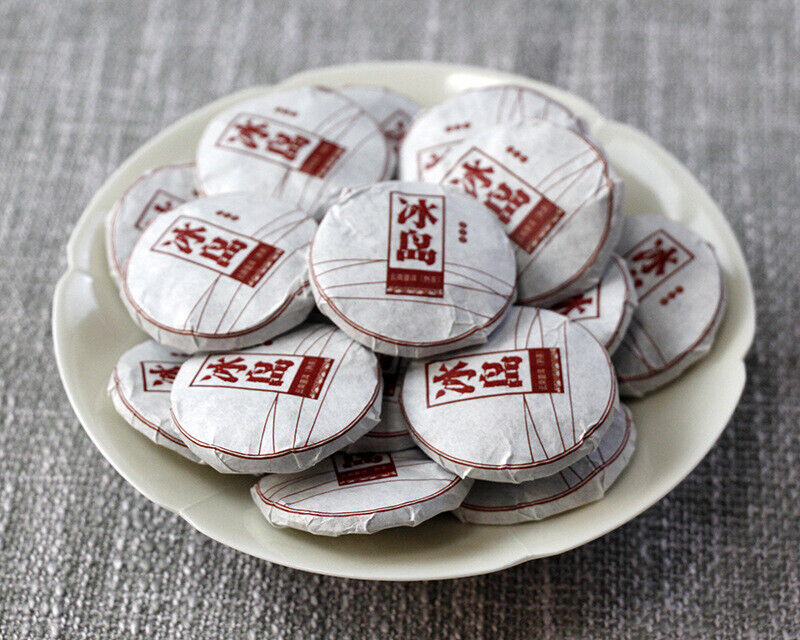 Iceland Mellow Jade Cake Bulk Yunnan Pu'er Tea Ancient Tree Ripe Tea Aged Tea.
