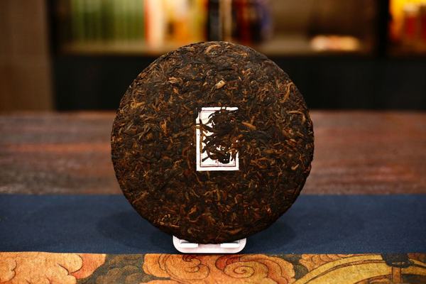 HelloYoung 357g Yunnan Pu'er Ripe Tea Menghai LaoBanzhang Tea Seven Seed Pu'er Tea Cake