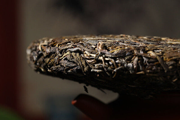 HelloYoung Yunnan Pu'er Tea Yiwu Ancient Tree 357g Pu'er Raw Tea Cake with Orchid Aroma