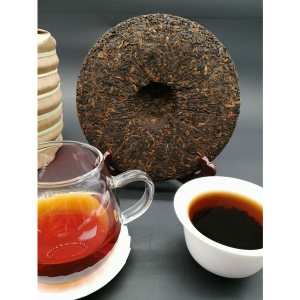 HelloYoung Tea Puerh Tea Cake Ripe Puer Cooked 357g Yunnan Tong Qing Hao Yiwu Mt. Old
