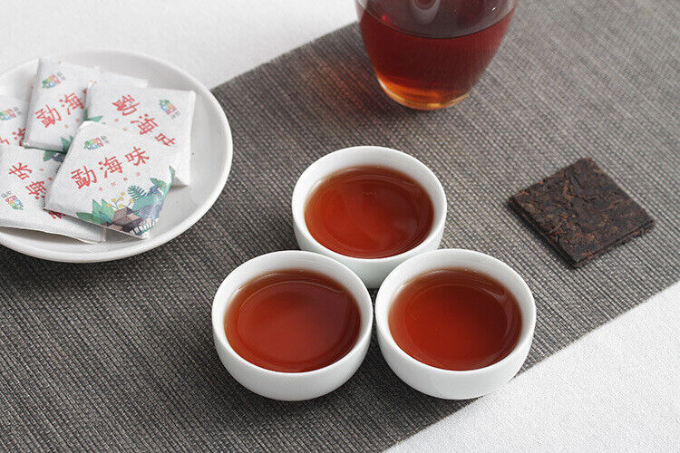 HelloYoung 500G Yunnan Pu'er Tea Menghai Flavor Small Square Brick 8g Ripe Tea