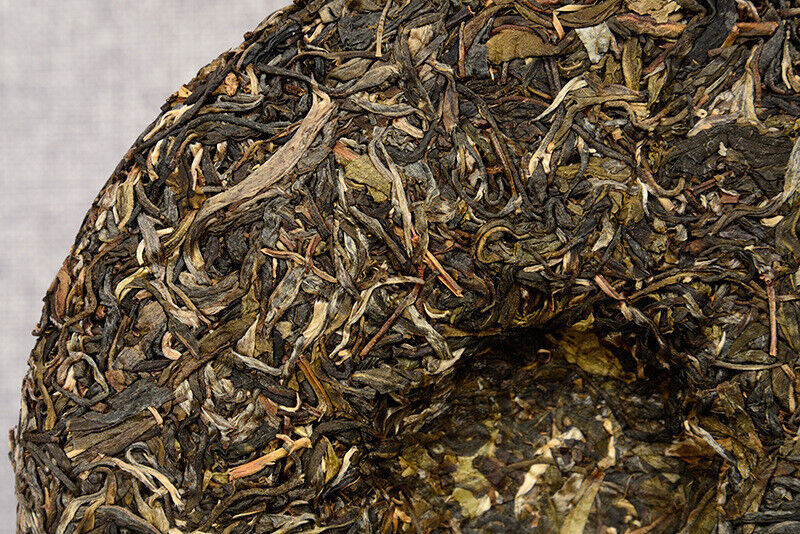 HelloYoung 357g Yunnan Pu-erh Raw Tea Cake Overlord Green Cake Menghai Seven Seeds Cake
