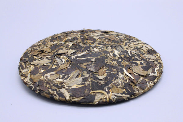 HelloYoung 357g Yunnan Pu'er Tea White Tea Spring Tea Cake Pu'er Tea Raw Tea