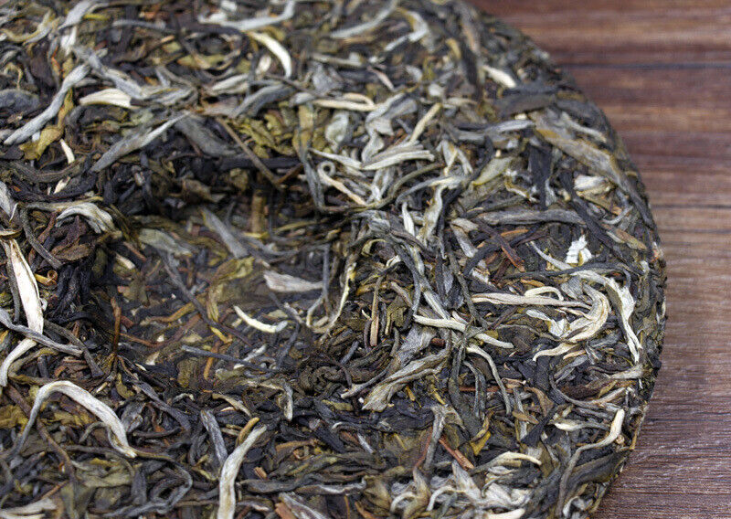 Thé Pu'er Cake du Yunnan 357g thé cru Pu'er Bingchun Yiwu Menghai Xigui