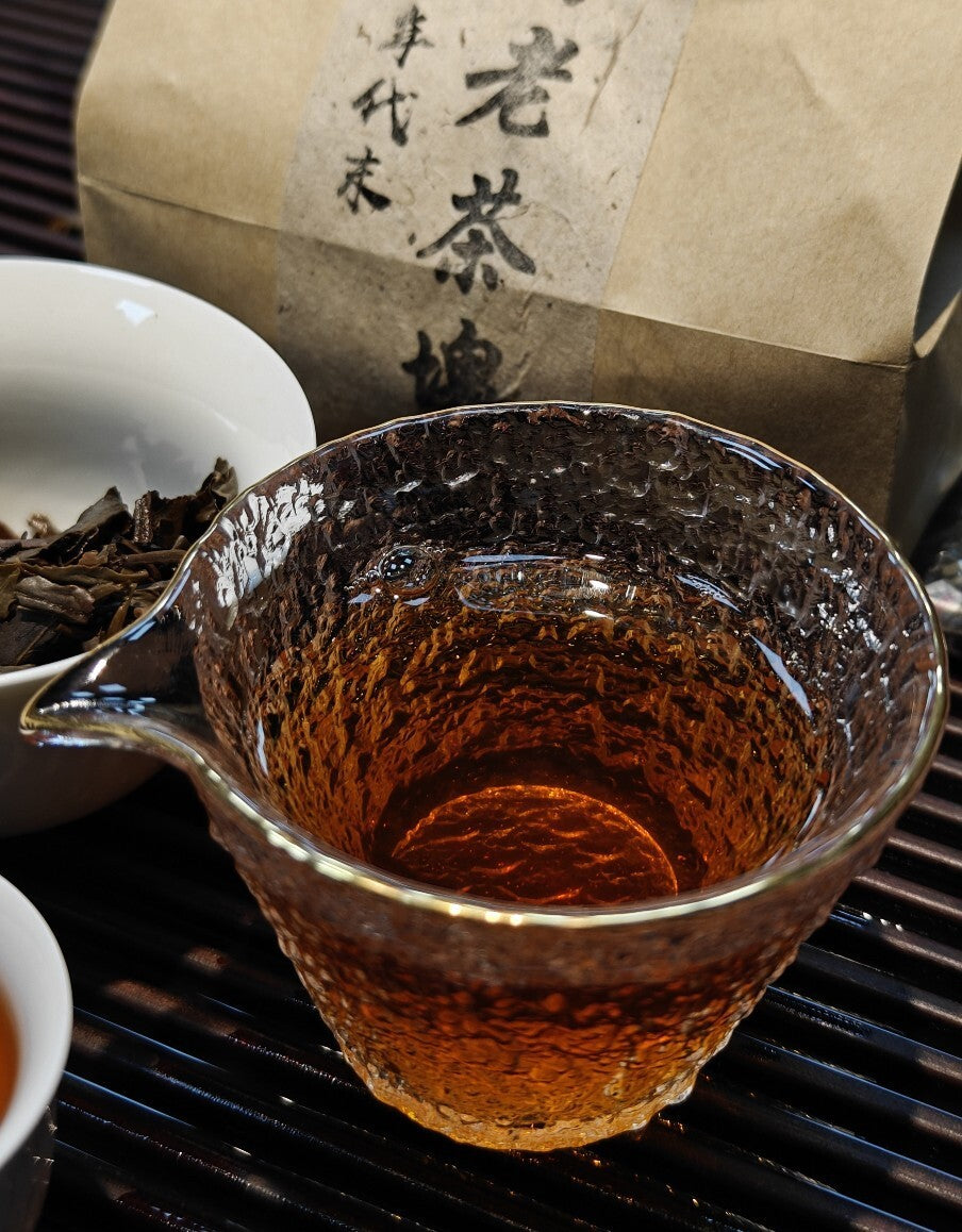 Premium 1980s Aged Raw Pu-erh Tea Iceland Old Tea Chunk 250g Secondary image