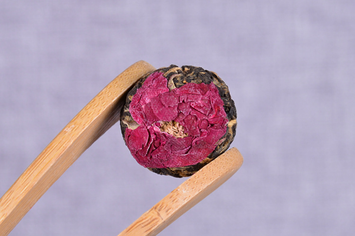 HelloYoung 500g Yunnan Longzhu Dian Hong Rose Tea Red Hydrangea Fengqing Dian Hong Longzhu