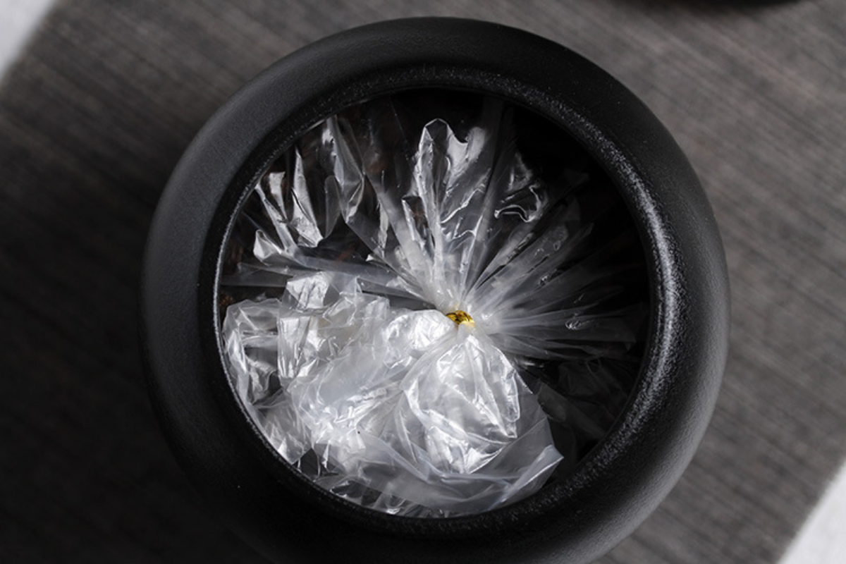 HelloYoung 500g/Tin Yunnan Pu'er Tea Menghai Ripe Tea Jujube Tea Fossil Crushed Silver