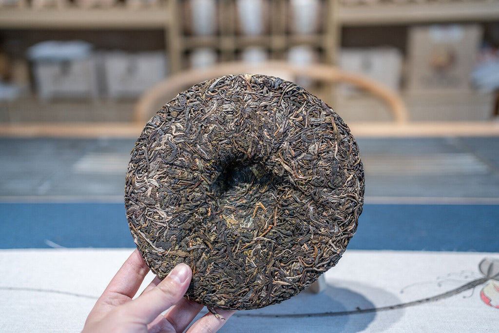HelloYoung 357g Yunnan Pu'er Tea Raw Tea Bulang Mountain Ancient Tree Tea Cake