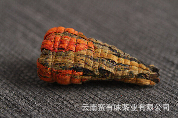 HelloYoung 500g Yunnan Dian Hong tea Fengqing Early Spring Dian Hong Lily Pagoda