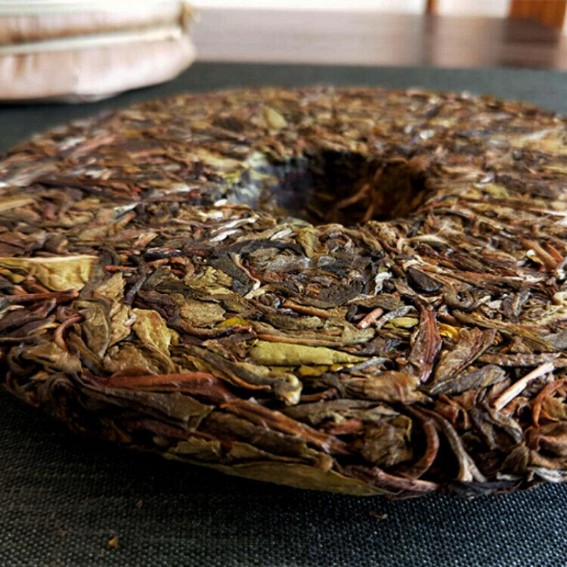 HelloYoung 357g Pu'er raw tea golden leaves golden Mengku yellow slices, seven seed cakes