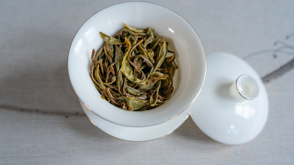 HelloYoung 357g DaXueshan Pu'er Raw Tea Yunnan First Spring Ancient Seven Seed Cake Tea