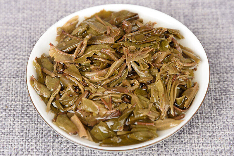 HelloYoung Yunnan Pu'er Tea Leaves Yiwu Tea Cake Raw Pu'er Tea Cake 50g