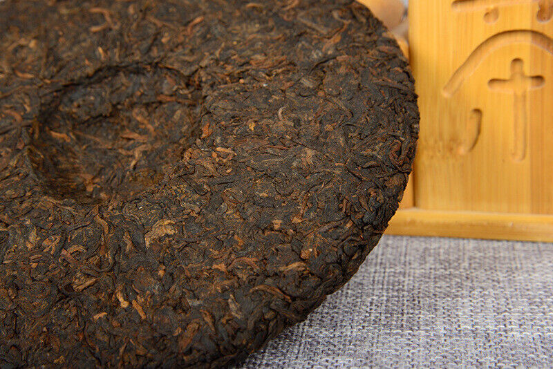 HelloYoung Yunnan Pu'er Ripe Tea Cake Pu'er Ripe Tea 357g Golden Bud Tea Cake