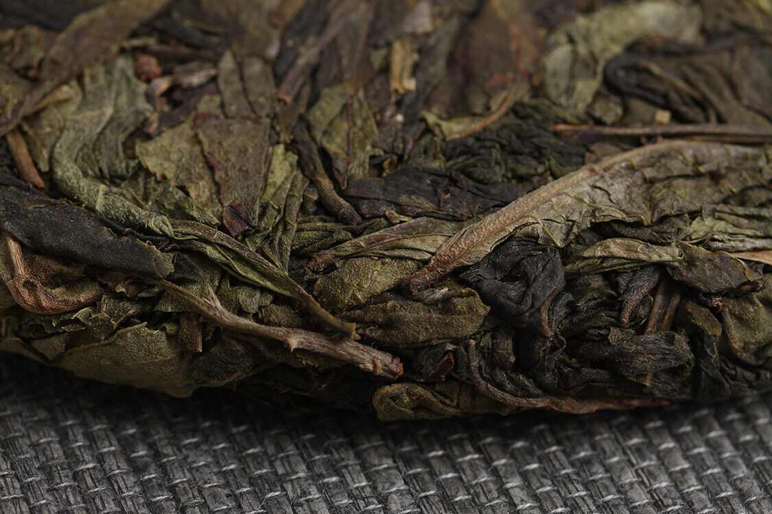 HelloYoung 357g Yunnan Pu-erh Tea Banzhang Big Leaf Pu-erh Raw Cakes Seven Seeds Cake Tea