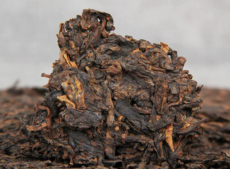 Menghai Pu'er Brown Mountain Palace Pu'er Cooked Old Tree Tea Cake 357g