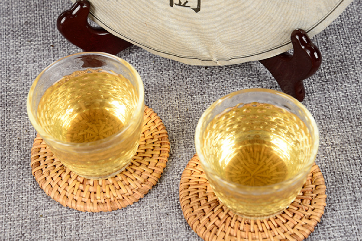 HelloYoung 357g Puerh Tea Hundred Year Old Tree Raw Tea Cake Golden Leaf Puerh Tea Cake