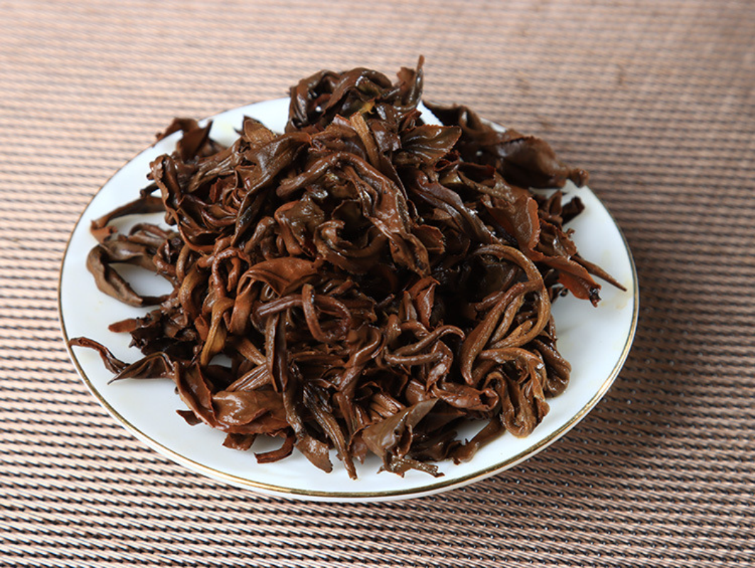 HelloYoung 500g Yunnan Ancient Black Tea Golden Silk Golden Snail Fengqing Dian Hong Tea