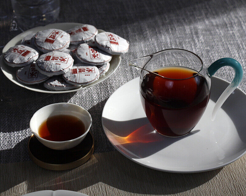 Iceland Mellow Jade Cake Bulk Yunnan Pu'er Tea Ancient Tree Ripe Tea Aged Tea.