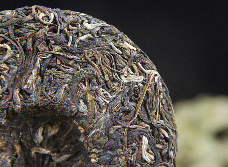 HelloYoung 100g/cake Yunnan Pu'er raw tea cake Xigui wilderness tea Icelandic tea