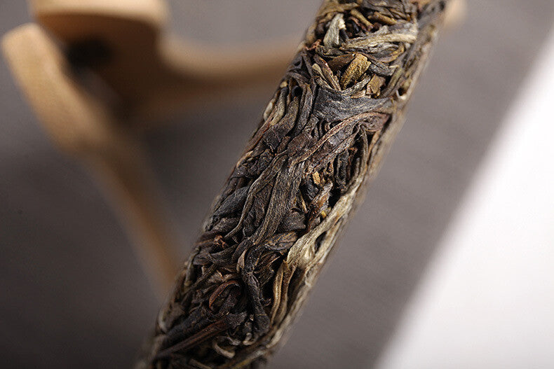 2017  (Phoenix Eye) Iceland Ancient Tree Tea Raw Tea Cake Yunnan Puerh Tea 200g