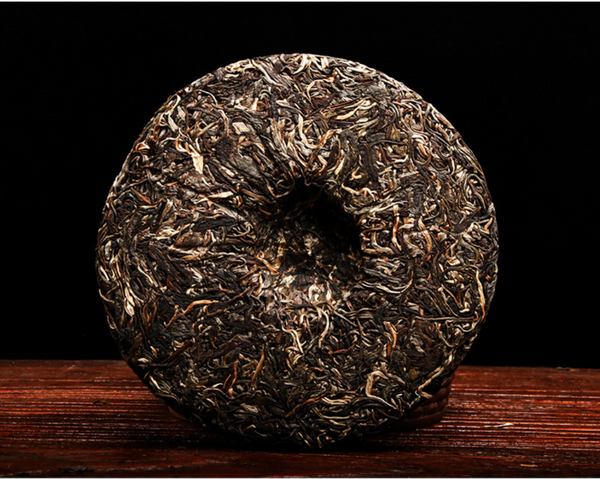 HelloYoung 357g Yunnan Pu'er Tea Raw Tea Da Xueshan Lincang Ancient Tree Arborvitae