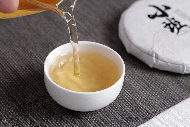HelloYoung 100g Yunnan Pu'er Tea Pu'er Raw Tea Cake Xiao Ban Zhang Raw Tea Small Jade Cake